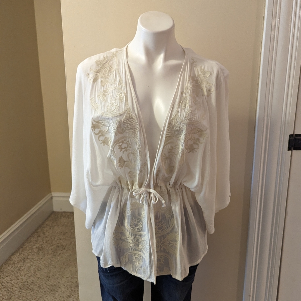 arc & co. Cream top with front drawstrings and elastic in back size L